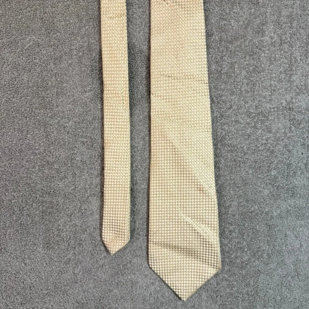 Donald J Trump Signature Collection Gold Silk Basketweave Men's Necktie 59x3.75